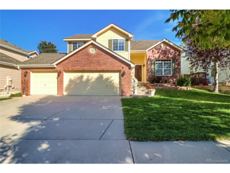 Primary Photo - Beautiful 3 bedroom 3.5 bathroom home in B...