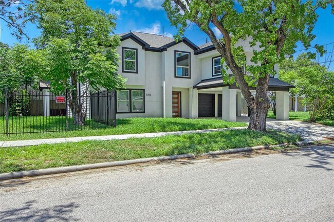 Foto del edificio - 6110 Bowling Green St