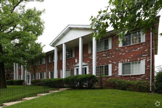 Building Photo - DES ARBOLES