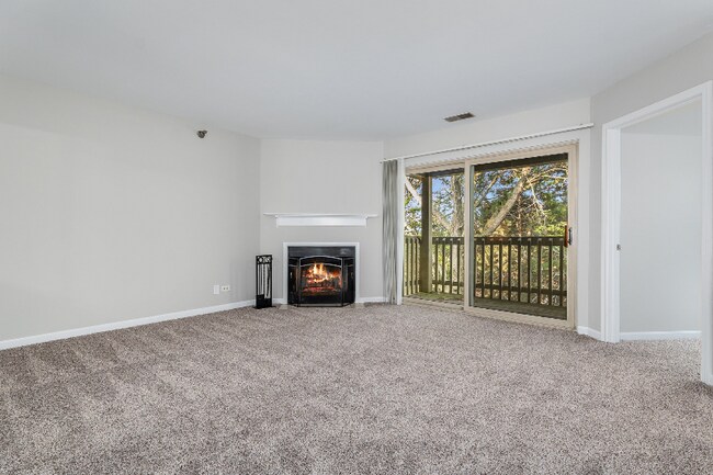 Building Photo - 210 Glengarry Dr