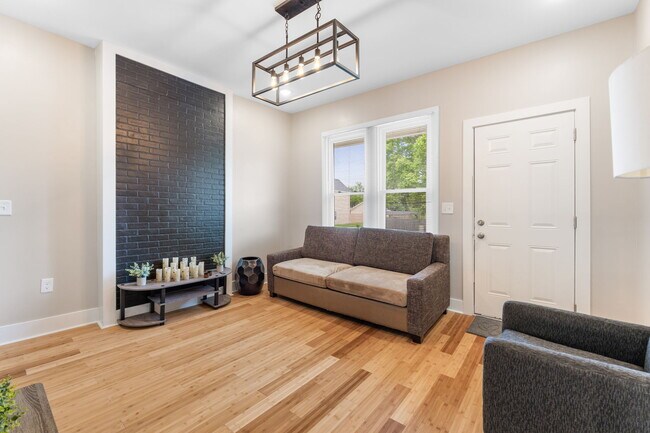 Foto del edificio - 837 Campbell Ave