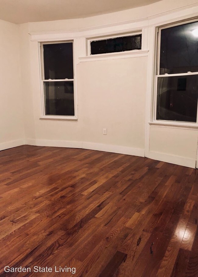 Foto del edificio - 437 Avon Ave