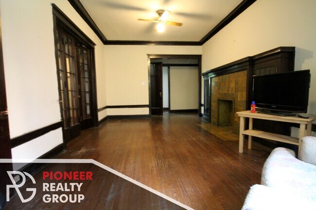 Foto del edificio - 2428 N Sawyer Ave