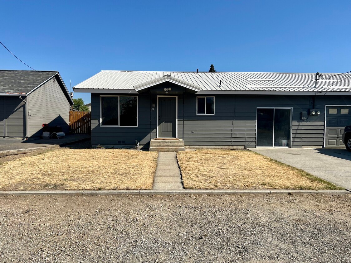 187 2nd St SE Unit 187, East Wenatchee, WA 98802 Apartments in East