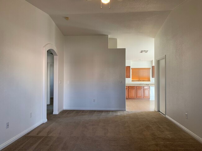 Building Photo - 5005 Bayberry Crest St