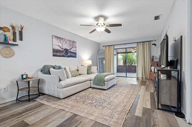 Foto del edificio - 6006 Indrio Rd