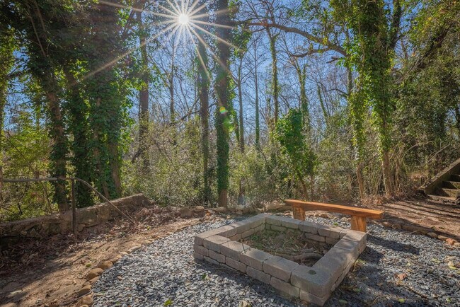 Foto del edificio - 840 Bobbin Mill Rd