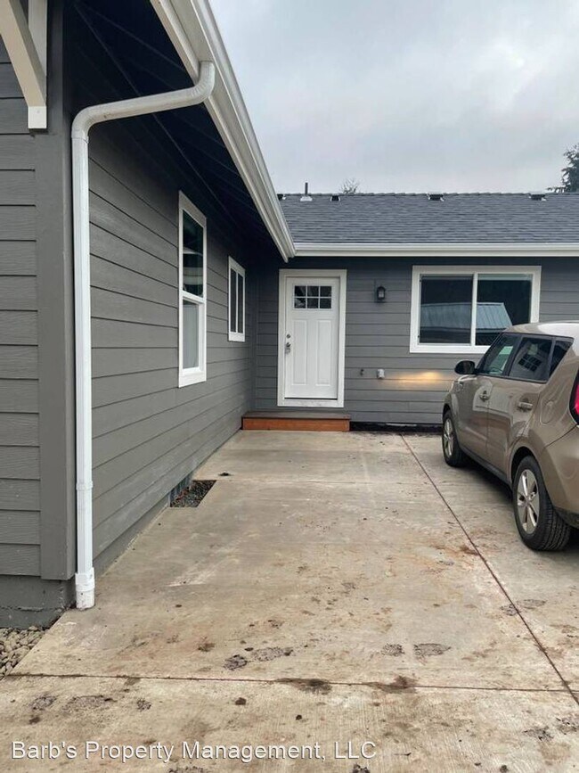 Building Photo - 3 br, 2 bath House - 180 Hiatt St.