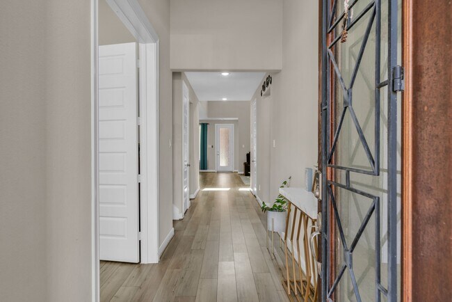 Foto del edificio - 2030 Woodland Pine Ct