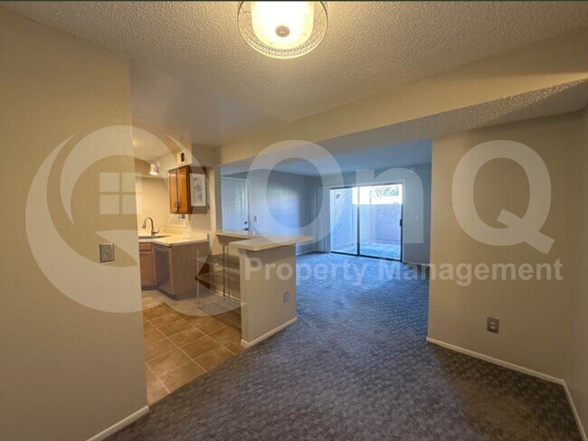 Foto del edificio - 2172 N Pantano Rd