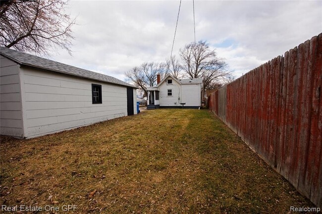 Foto del edificio - 8242 Maxwell Ave