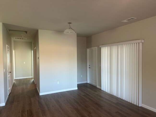 Building Photo - Wood Ranch Apartments 510