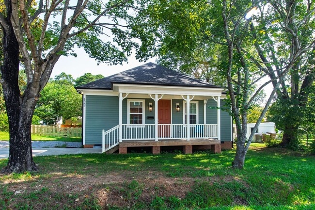 Building Photo - Beautifully Built Ranch Home in Desirable ...