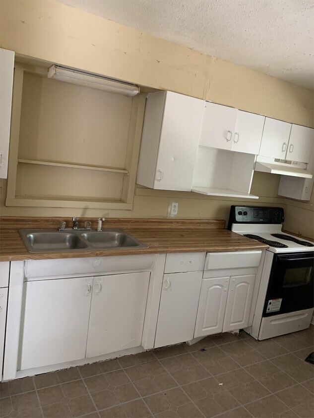Foto del edificio - 2944 Lakewood Dr