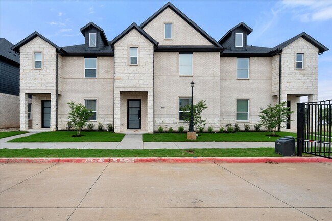 Building Photo - 2362 Spg Pk Blvd