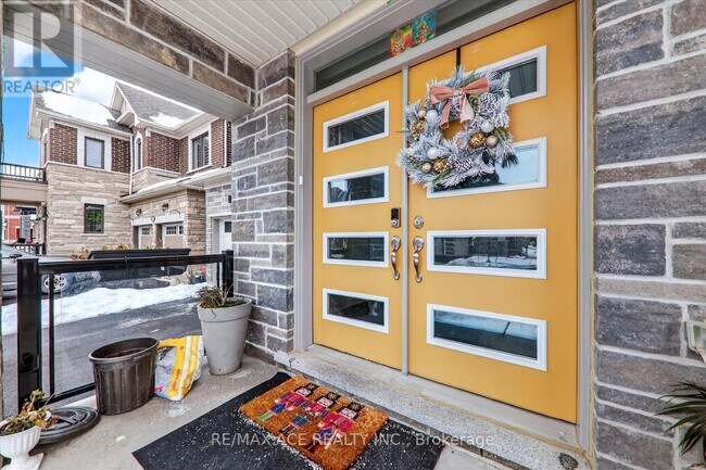 Photo du bâtiment - 1419 Mockingbird Sq