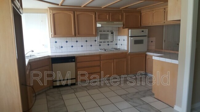 Building Photo - 501 Starmount Ln