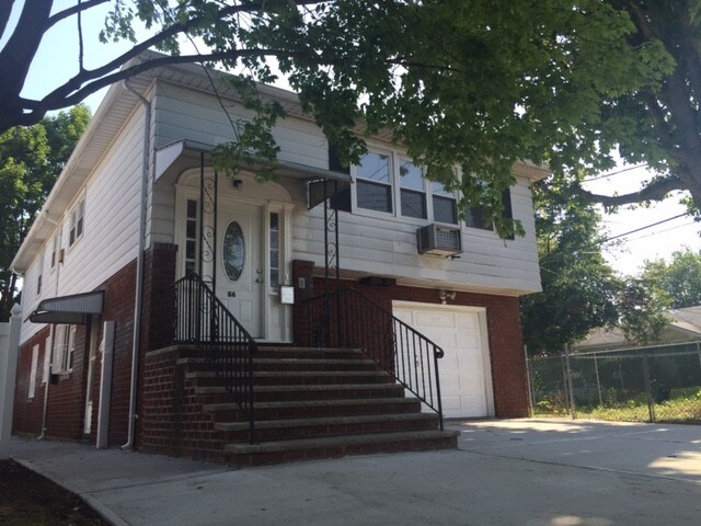 Primary Photo - 86 Venice St