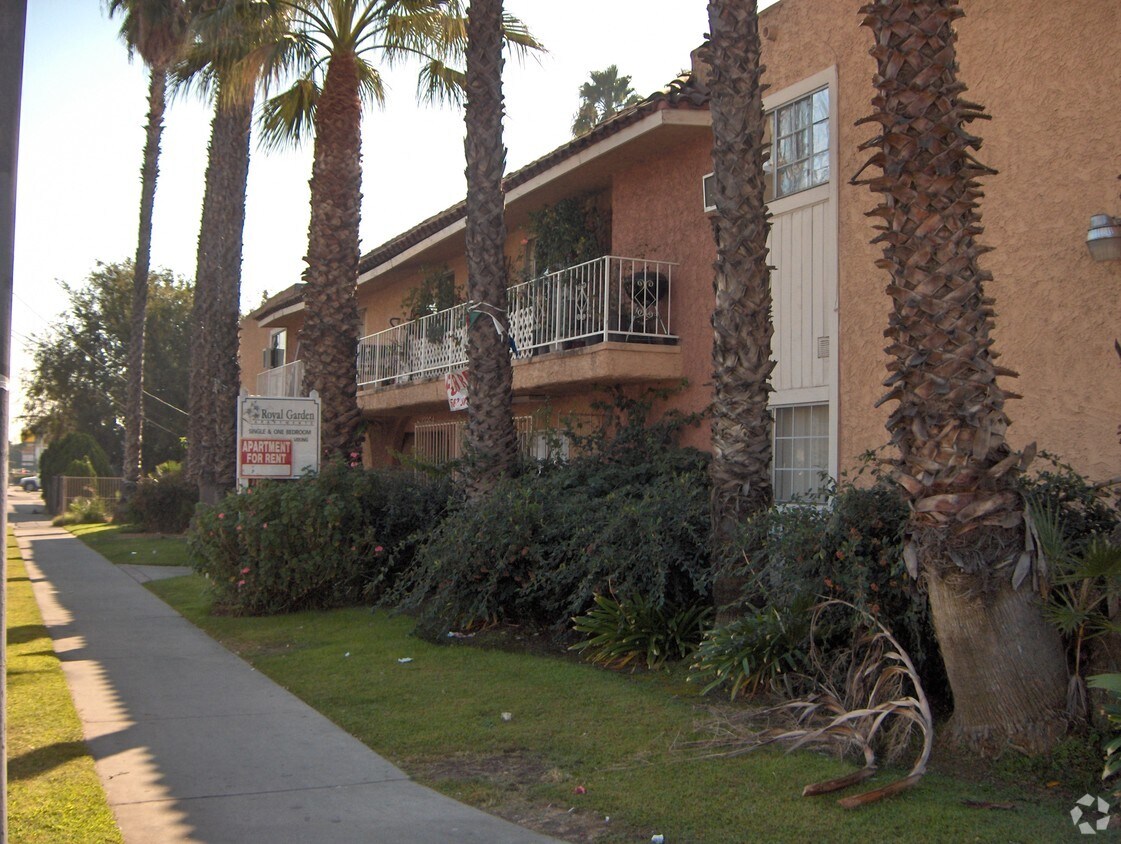 13354 Vanowen St, Van Nuys, CA 91405 Apartments in Van Nuys, CA
