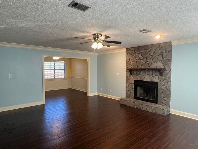 Building Photo - Great Home in Dove Cove Subdivision