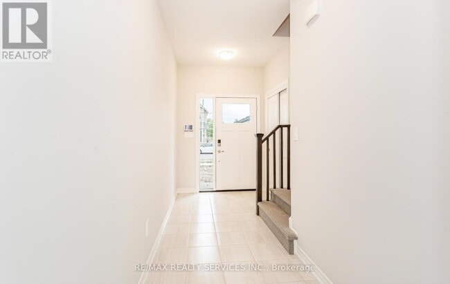 Building Photo - 83 Sycamore St