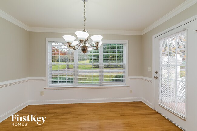 Foto del edificio - 5819 Willowdale Dr