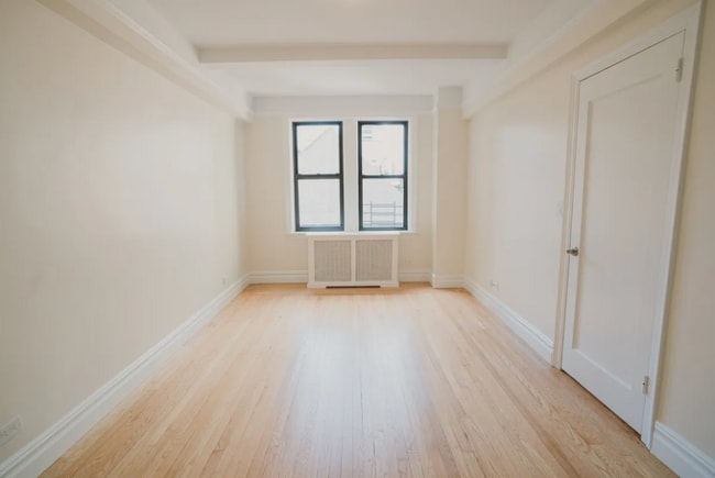 Building Photo - 210 E 68th St