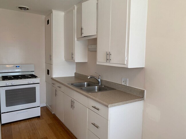 Foto del edificio - 11842 Venice Blvd