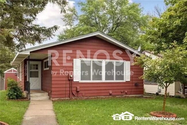 Building Photo - 3 Bedroom, 2 Bathroom Single Family home with a great location!