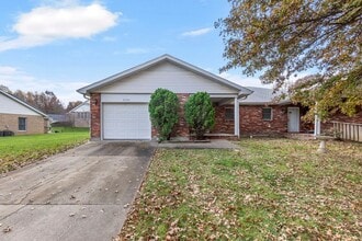 Building Photo - 3707-3709 Stonebridge Dr