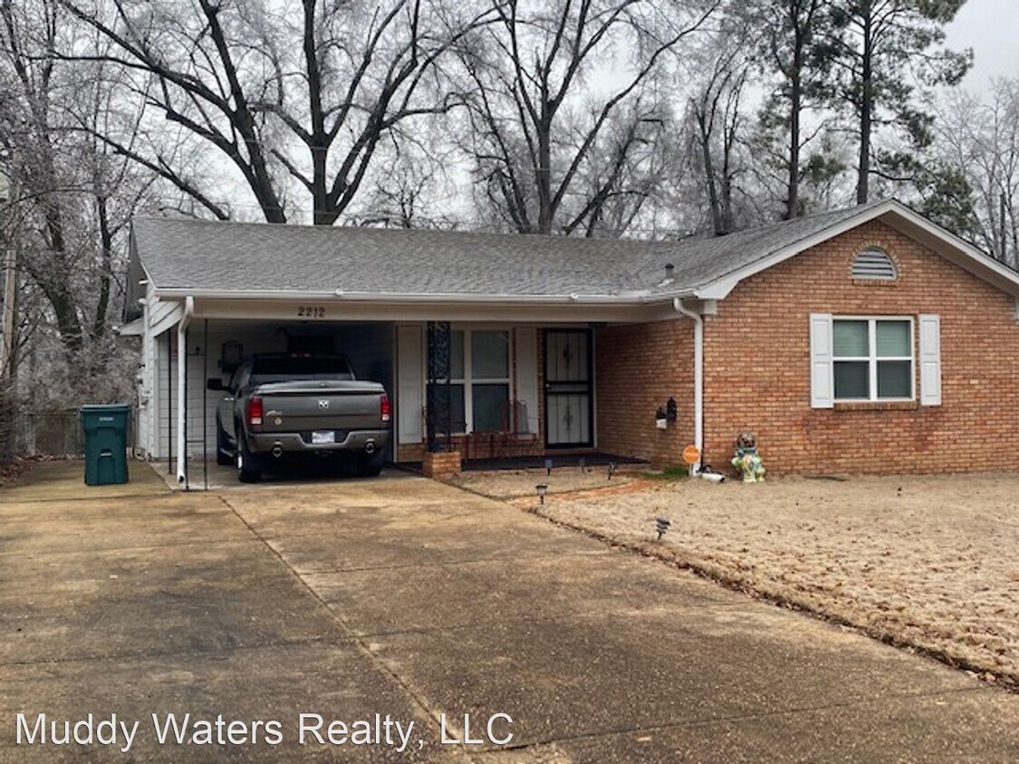 3 br, 1 bath House 2212 Carrolton Dr House for Rent in Southaven
