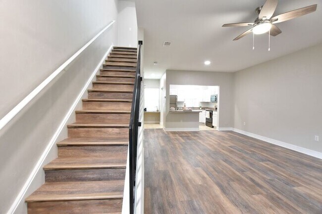 Building Photo - Brand New Renovated 3 Bedroom Town home