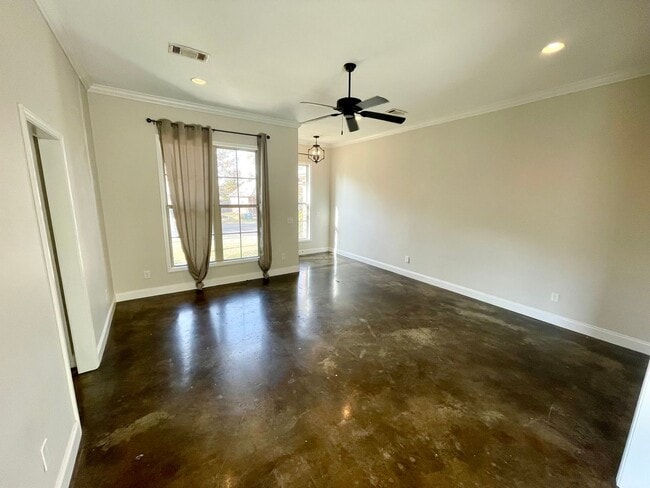 Building Photo - 106 Harvey Cir
