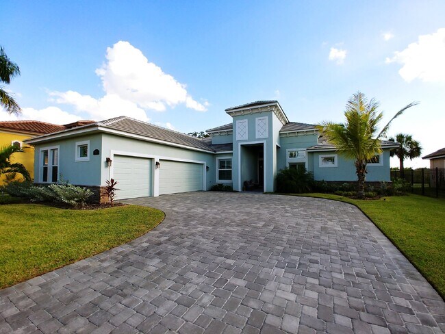 Foto del edificio - "Spacious 4 Bed, 3.5 Bath Rockledge Rental - Your Dream Home Awaits!"