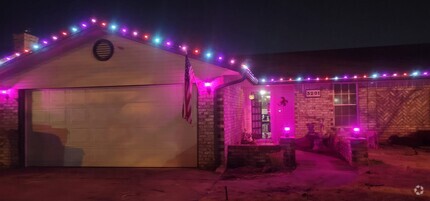 Building Photo - 3201 SW 93rd St