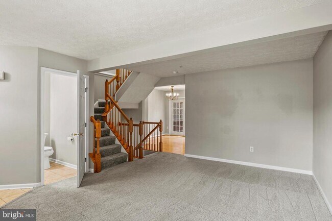 Foto del edificio - 8755 Thornbrook Dr