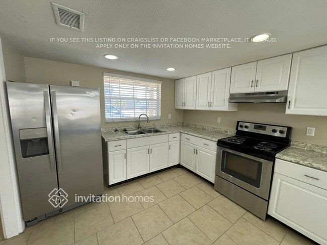 Foto del edificio - 8229 Greenleaf Cir