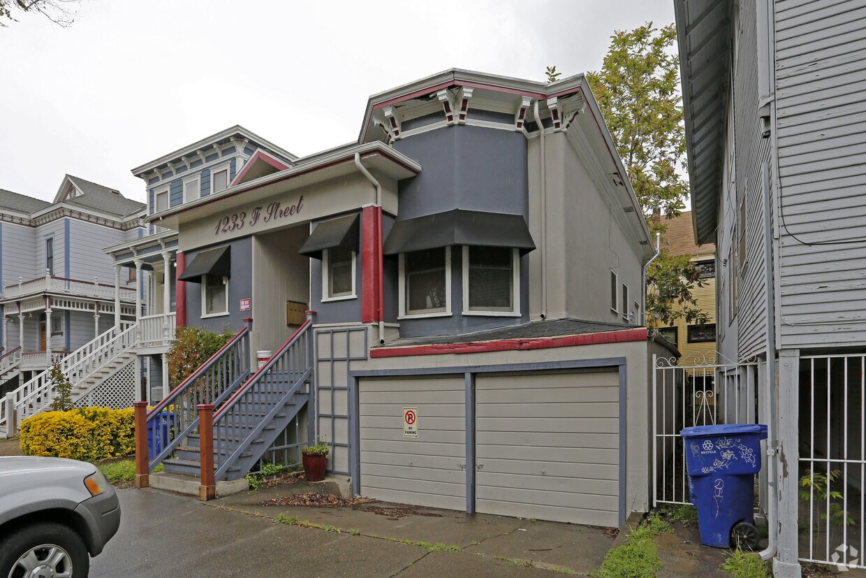 Building Photo - 1233 F St