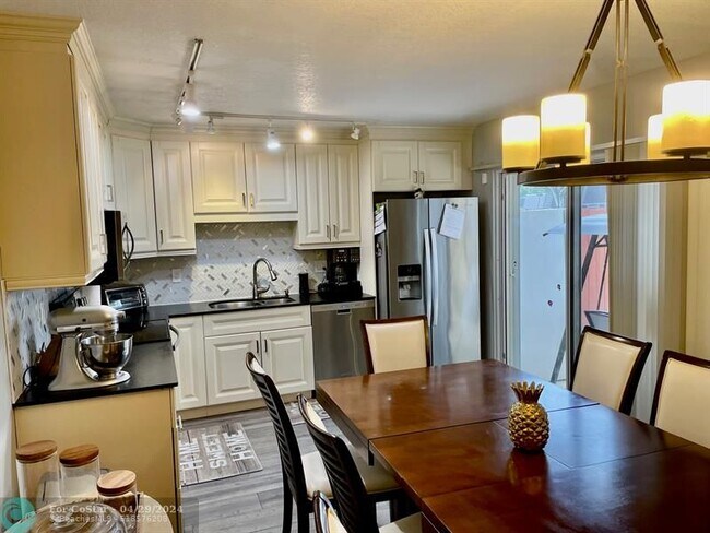 Building Photo - 22164 Boca Rancho Dr