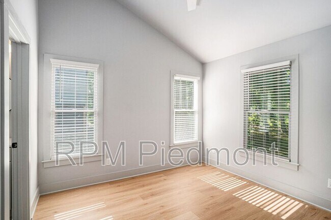 Foto del edificio - 1081 Hill St SE