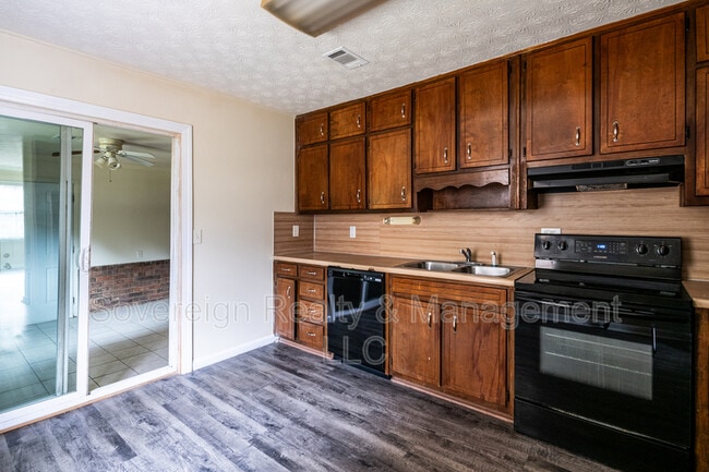 Building Photo - 355 Haymarket Ln