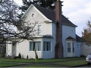 Building Photo - 931 E St