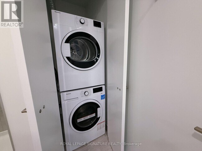 Building Photo - 1 Fairview Rd E