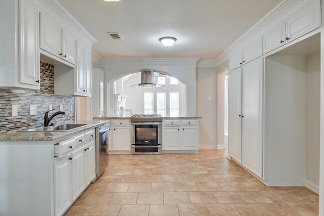 Building Photo - 3901 Promontory Point, Plano, TX 75075, USA