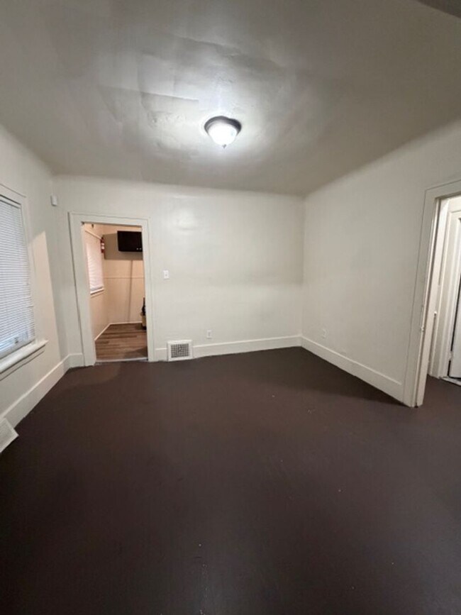 Foto del edificio - 4 Bedroom Home for Rent