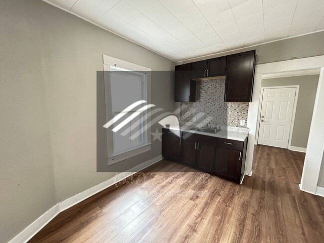 Foto del edificio - 211 Alaska St