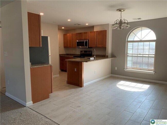 Foto del edificio - 1410 Primrose Ln