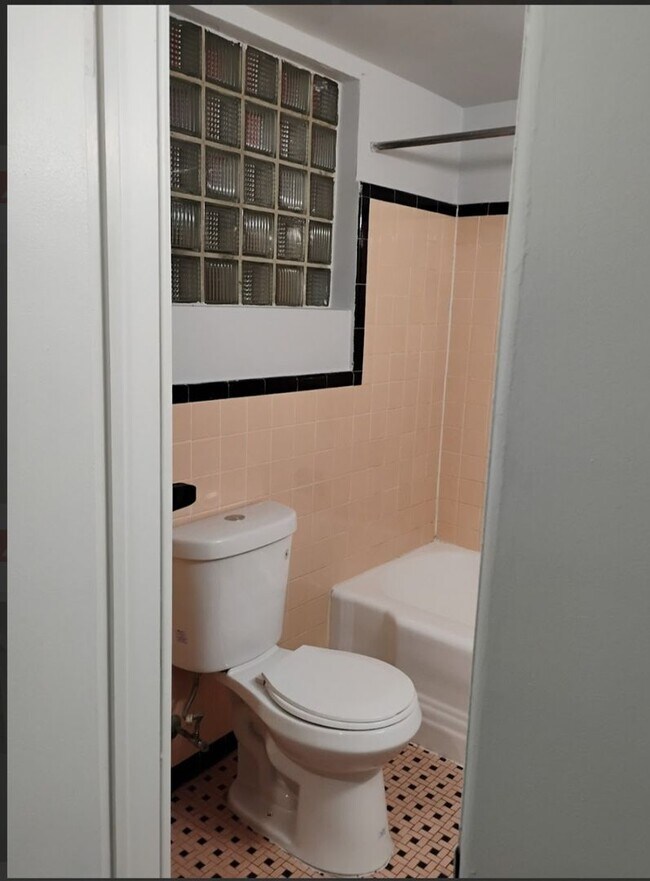 Foto del edificio - Studio apartment available