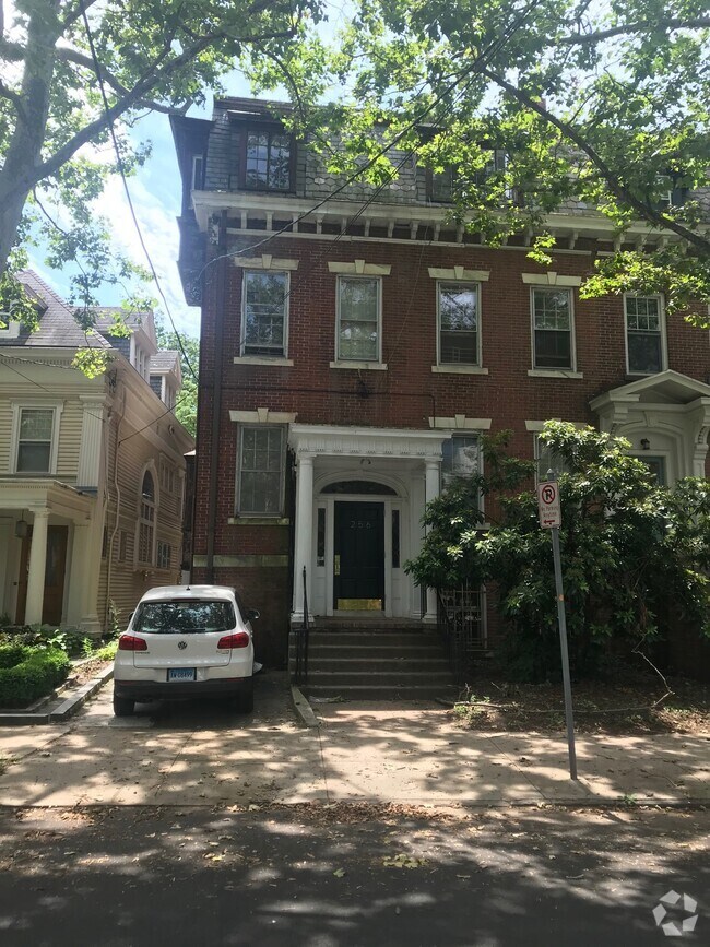Hillhouse Avenue Historic District Pet Friendly Apartments for Rent
