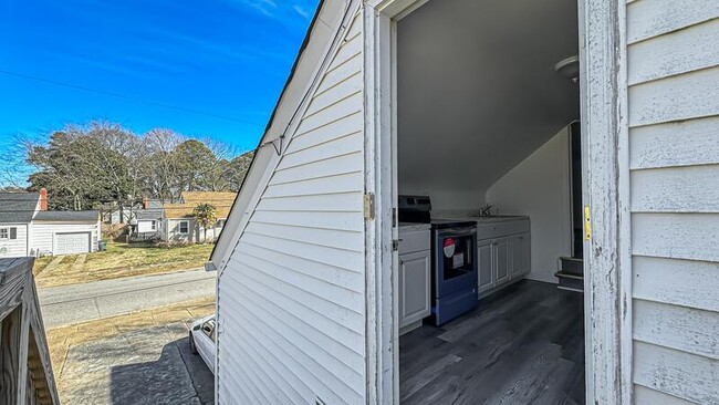 Building Photo - 3811 Chatham Cir